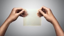 MÖLNLYCKE EXUFIBER AG 4,5×30 cm Opatrunek żelujący z włókien, przeciwbakteryjny, 10 szt.