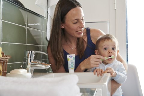 CHICCO 6M+ Pasta bez fluoru dla dzieci, jabłkowo-bananowa, z ksylitolem i biowapniem CHICCO 6M+ Pasta bez fluoru dla dzieci, jabłkowo-bananowa, z ksylitolem i biowapniem