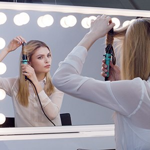 TONI&GUY STYLE FIX Kompaktowa lokówka do włosów, średnica 25 mm TONI&GUY STYLE FIX Kompaktowa lokówka do włosów, średnica 25 mm