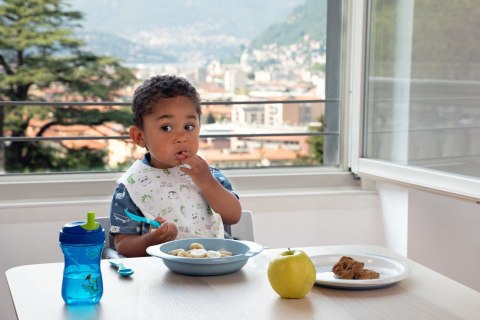 CHICCO 12M+ Zestaw 2 talerzy, niebieski, z antypoślizgową podstawą CHICCO 12M+ Zestaw 2 talerzy, niebieski, z antypoślizgową podstawą