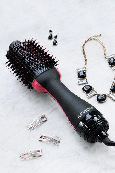 REVLON ONE-STEP HAIR DRYER RVDR5222 Suszarko-lokówka 2 w 1, szybkie suszenie REVLON ONE-STEP HAIR DRYER RVDR5222 Suszarko-lokówka 2 w 1, szybkie suszenie